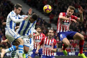 米兰平台 -关键时刻阿贾克斯篮板制胜——德甲节点到来，信心回归，高层口径保持一致 